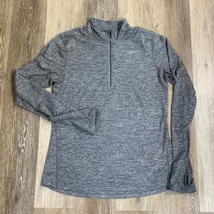 🚺 Nike Dri-Fit pullover in Gray size M